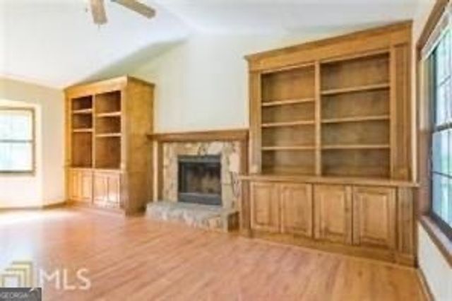 1031 Forest Park Lane, Suwanee, GA 30024