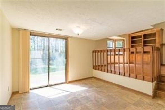 1031 Forest Park Lane, Suwanee, GA 30024