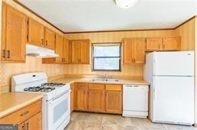 1031 Forest Park Lane, Suwanee, GA 30024