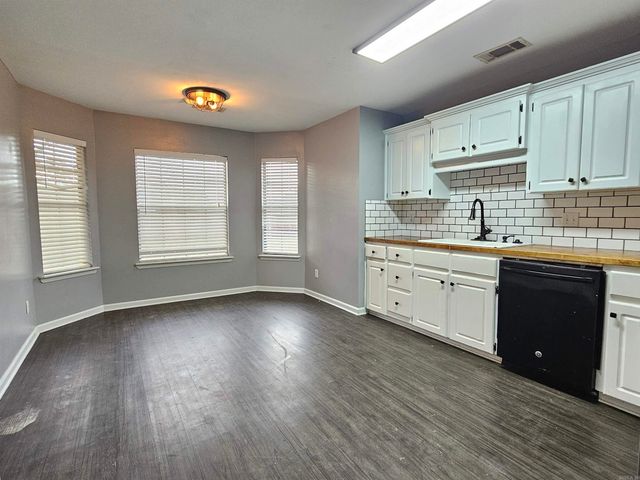 22 Applewood Dr., Cabot, AR 72023