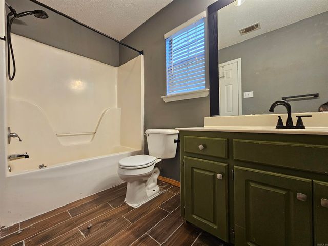 22 Applewood Dr., Cabot, AR 72023