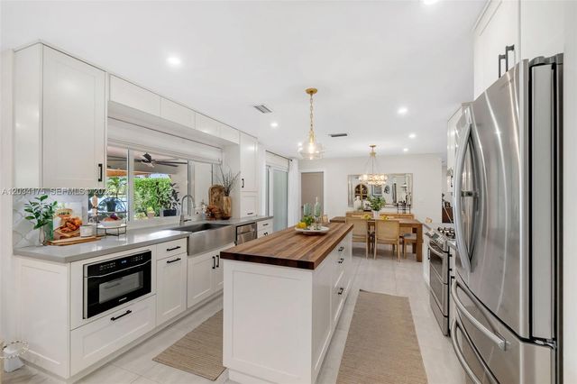 8601 Dundee Terrace, Miami Lakes, FL 33016