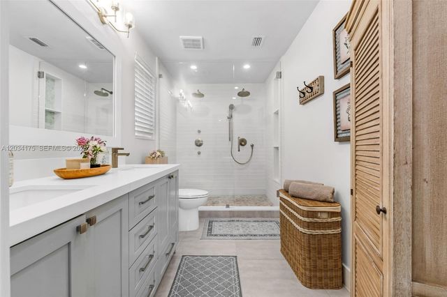 8601 Dundee Terrace, Miami Lakes, FL 33016