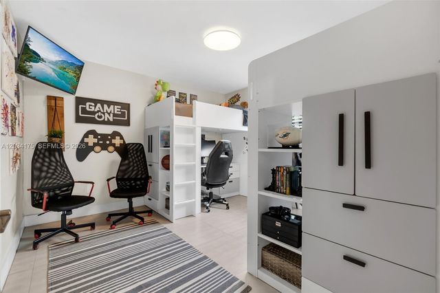 8601 Dundee Terrace, Miami Lakes, FL 33016