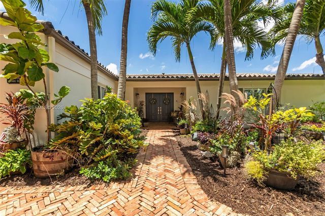 8601 Dundee Terrace, Miami Lakes, FL 33016