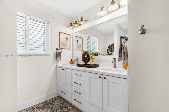 8601 Dundee Terrace, Miami Lakes, FL 33016