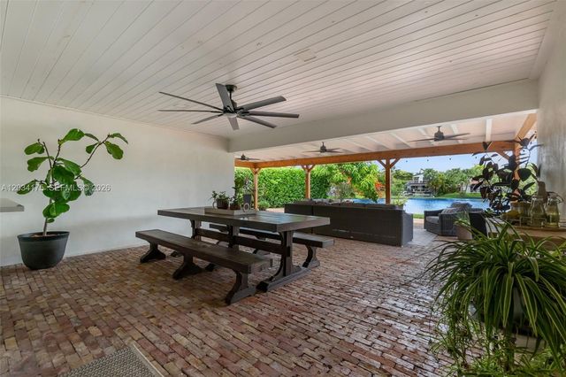 8601 Dundee Terrace, Miami Lakes, FL 33016