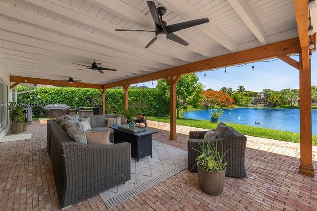 8601 Dundee Terrace, Miami Lakes, FL 33016