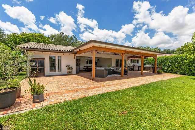 8601 Dundee Terrace, Miami Lakes, FL 33016