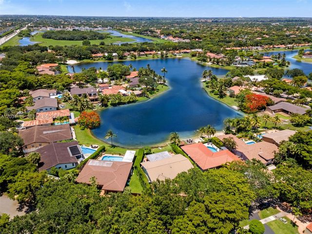 8601 Dundee Terrace, Miami Lakes, FL 33016