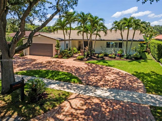 8601 Dundee Terrace, Miami Lakes, FL 33016
