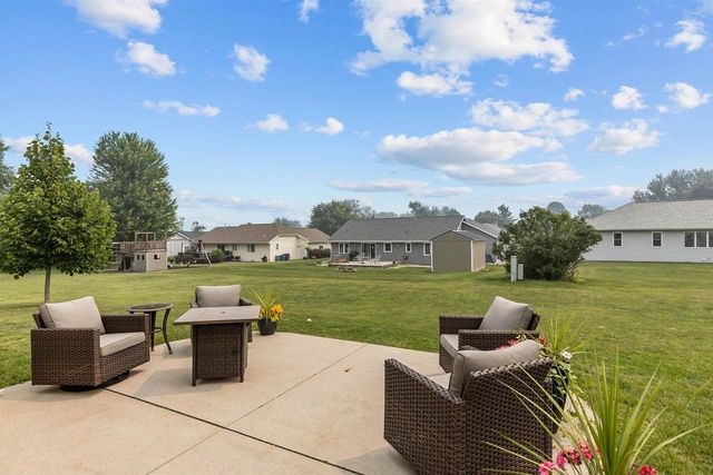 824 S MILL STREET, Hortonville, WI 54944