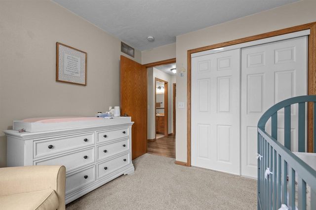 824 S MILL STREET, Hortonville, WI 54944