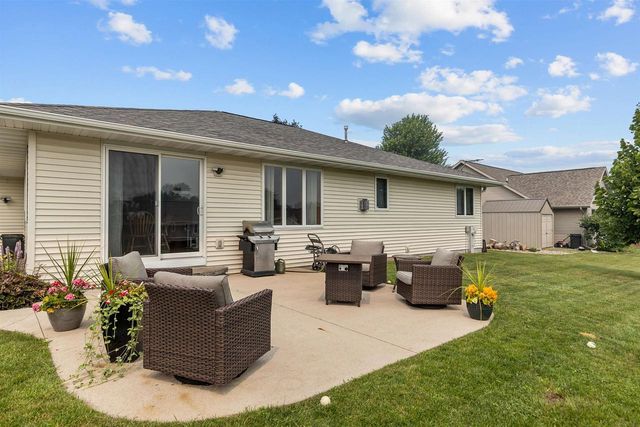 824 S MILL STREET, Hortonville, WI 54944
