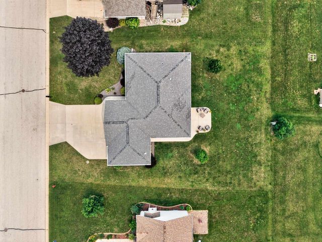 824 S MILL STREET, Hortonville, WI 54944