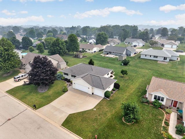 824 S MILL STREET, Hortonville, WI 54944