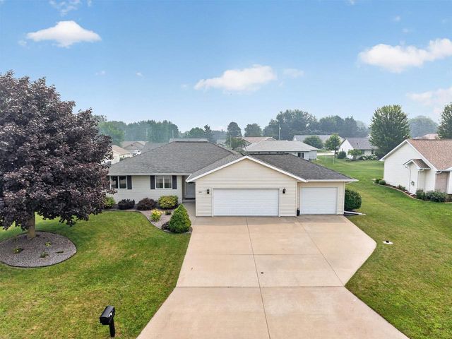 824 S MILL STREET, Hortonville, WI 54944