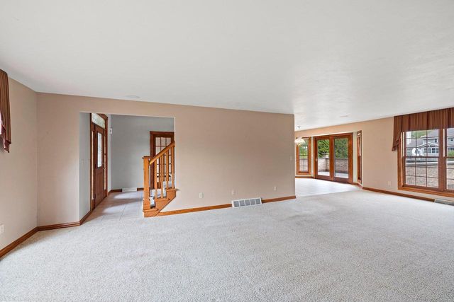 810 WINDOVER COURT, Green Bay, WI 54313