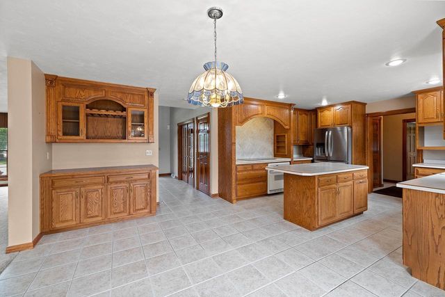 810 WINDOVER COURT, Green Bay, WI 54313