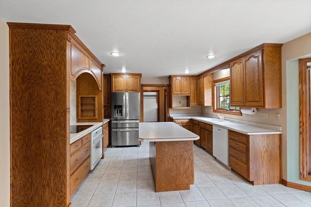 810 WINDOVER COURT, Green Bay, WI 54313