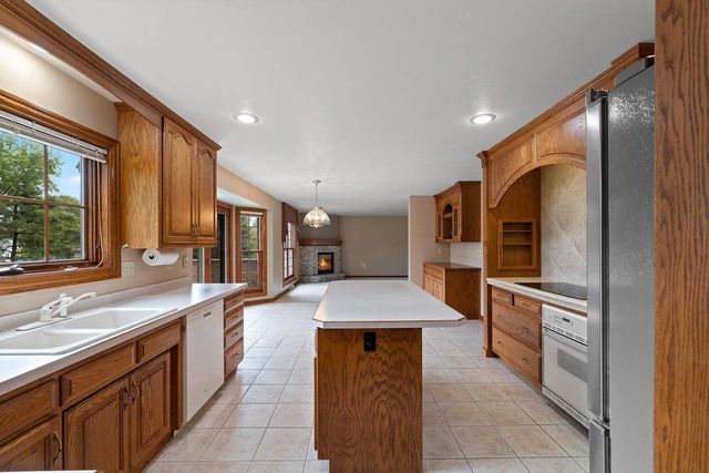 810 WINDOVER COURT, Green Bay, WI 54313