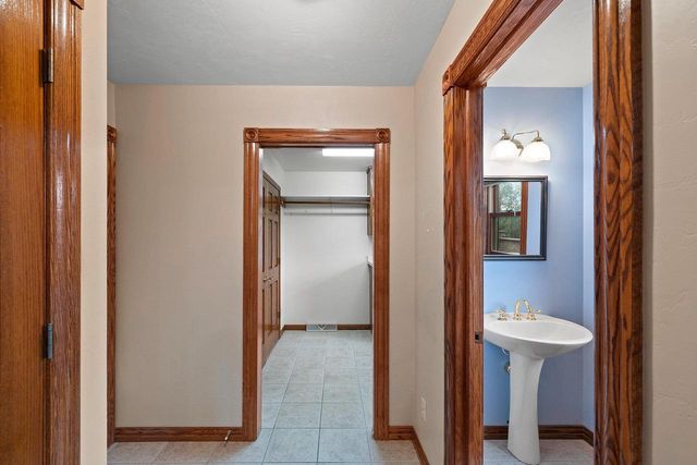 810 WINDOVER COURT, Green Bay, WI 54313