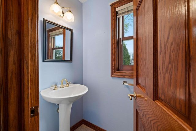 810 WINDOVER COURT, Green Bay, WI 54313