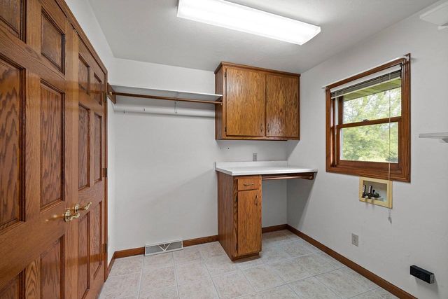 810 WINDOVER COURT, Green Bay, WI 54313