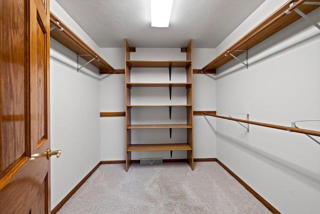 810 WINDOVER COURT, Green Bay, WI 54313