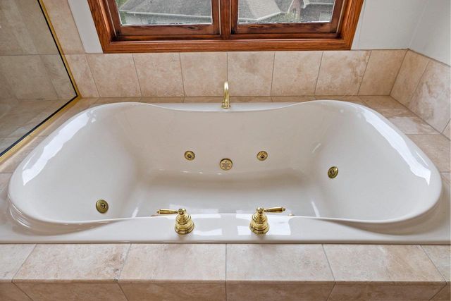 810 WINDOVER COURT, Green Bay, WI 54313