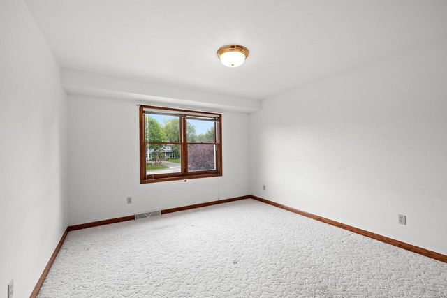 810 WINDOVER COURT, Green Bay, WI 54313