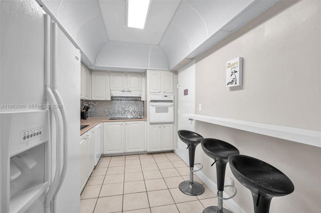 3801 S Ocean Dr 2W, Hollywood, FL 33019