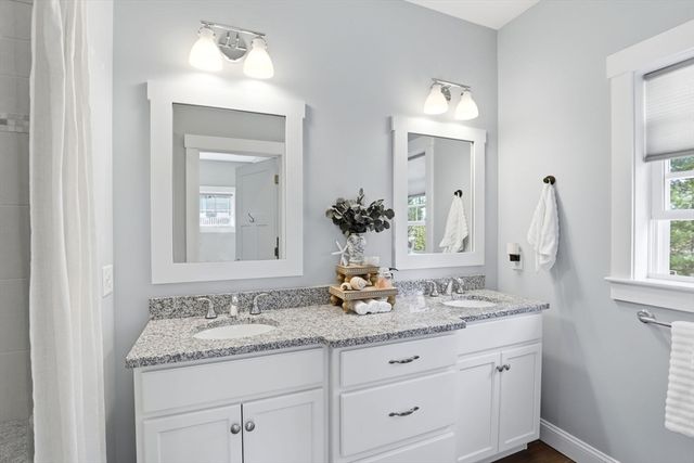 28 White Clover Trl, Plymouth, MA 02360
