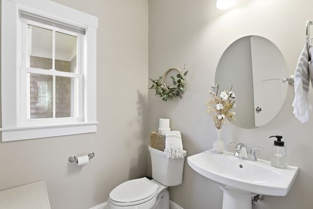28 White Clover Trl, Plymouth, MA 02360