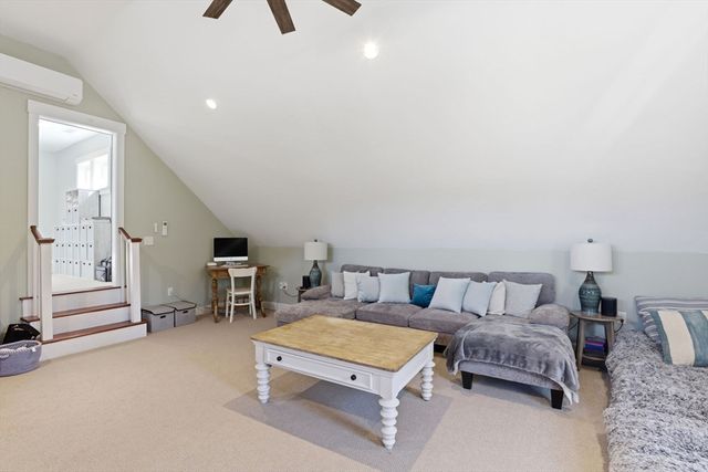 28 White Clover Trl, Plymouth, MA 02360