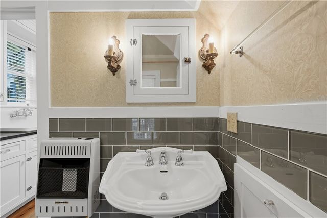 26 Council Street, Eureka Springs, AR 72632