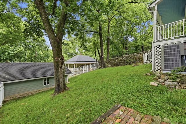26 Council Street, Eureka Springs, AR 72632