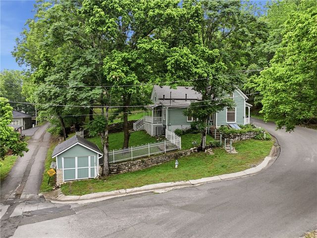 26 Council Street, Eureka Springs, AR 72632