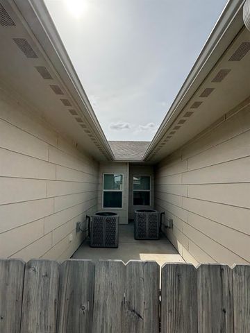 4545-4543 N Sandplum St, Wichita, KS 67205