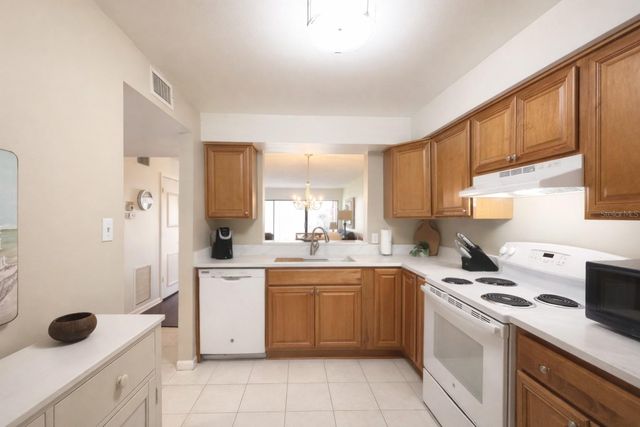 5216 LAKE VILLAGE DRIVE 71, Sarasota, FL 34235