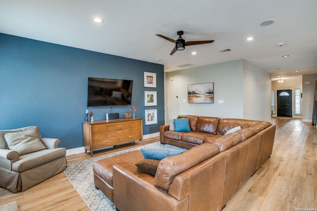 8826 Firebaugh Drive, Helotes, TX 78023