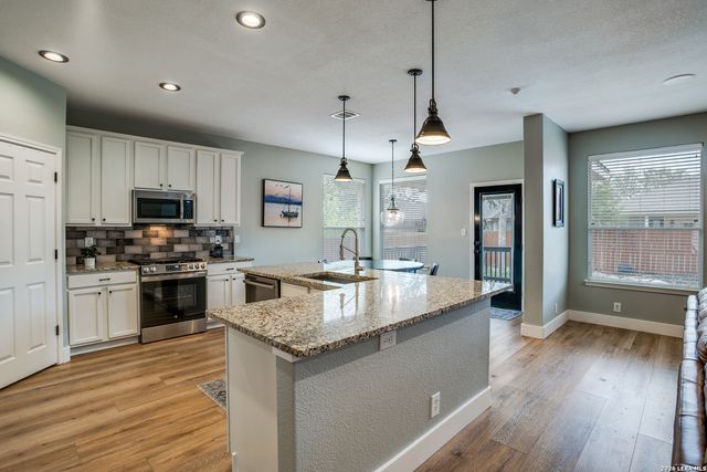 8826 Firebaugh Drive, Helotes, TX 78023