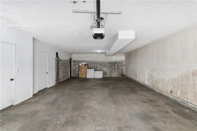 7439 Woodman Avenue 54, Van Nuys, CA 91405