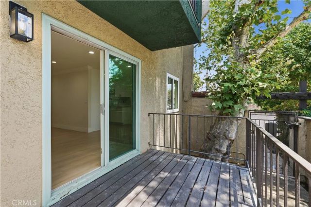 7439 Woodman Avenue 54, Van Nuys, CA 91405