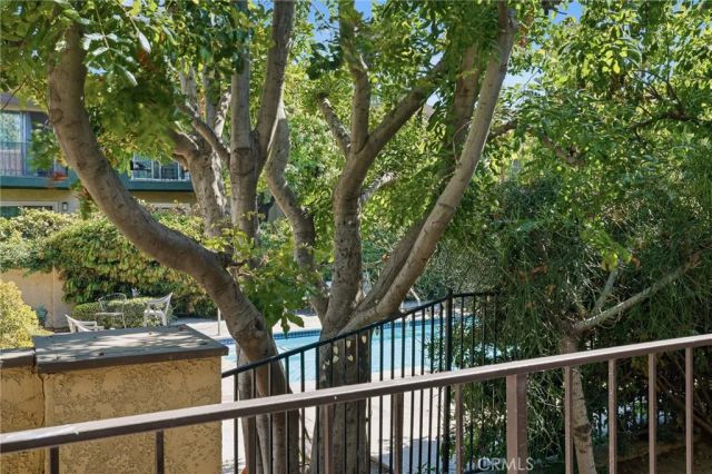 7439 Woodman Avenue 54, Van Nuys, CA 91405
