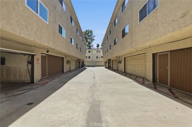 7439 Woodman Avenue 54, Van Nuys, CA 91405