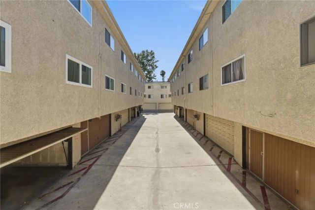 7439 Woodman Avenue 54, Van Nuys, CA 91405