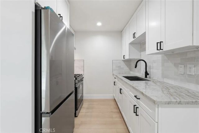 7439 Woodman Avenue 54, Van Nuys, CA 91405