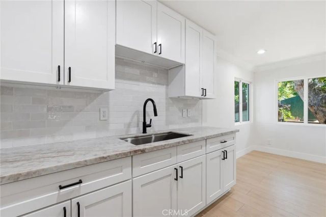 7439 Woodman Avenue 54, Van Nuys, CA 91405
