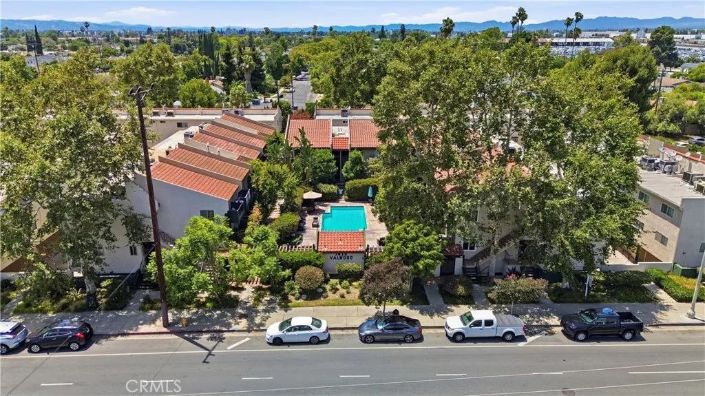 7439 Woodman Avenue 54, Van Nuys, CA 91405